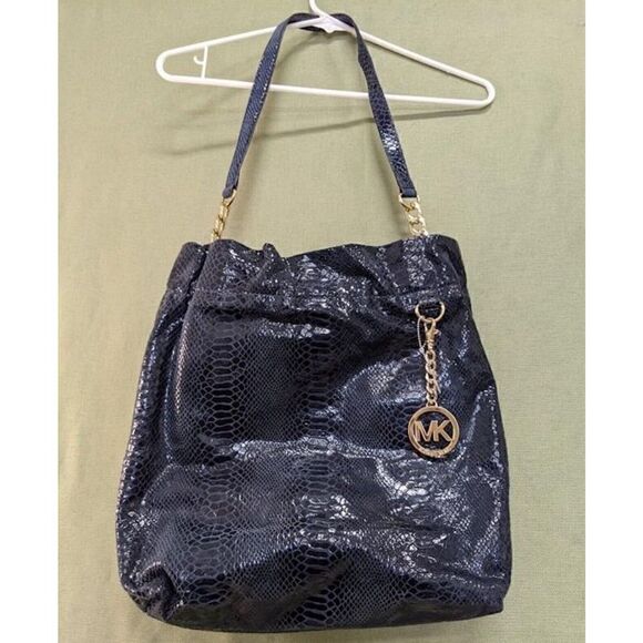 Michael Kors Snakeskin Leather Navy Shoulder Bag. Gold Tone Hardware. Mint. - Picture 10 of 12